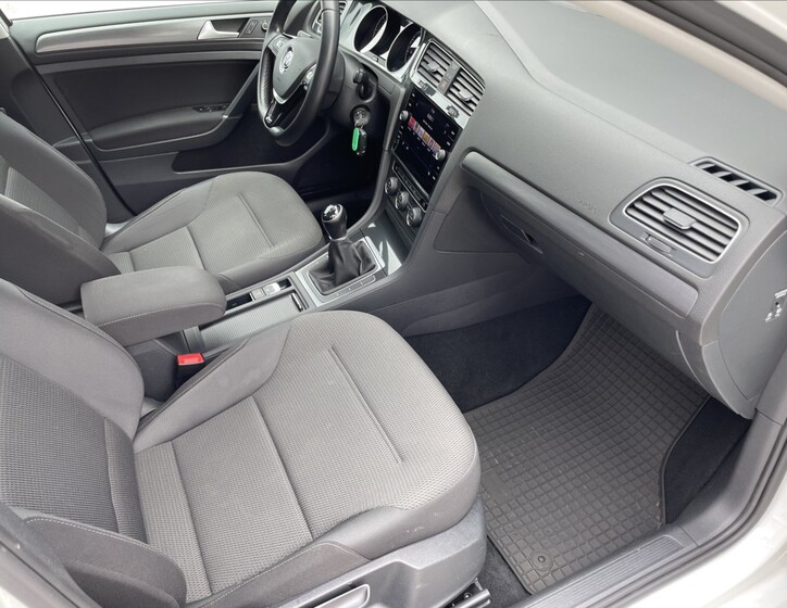 Volkswagen Golf 18