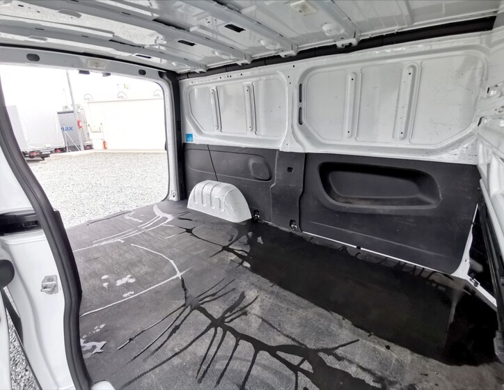 Opel Vivaro 17