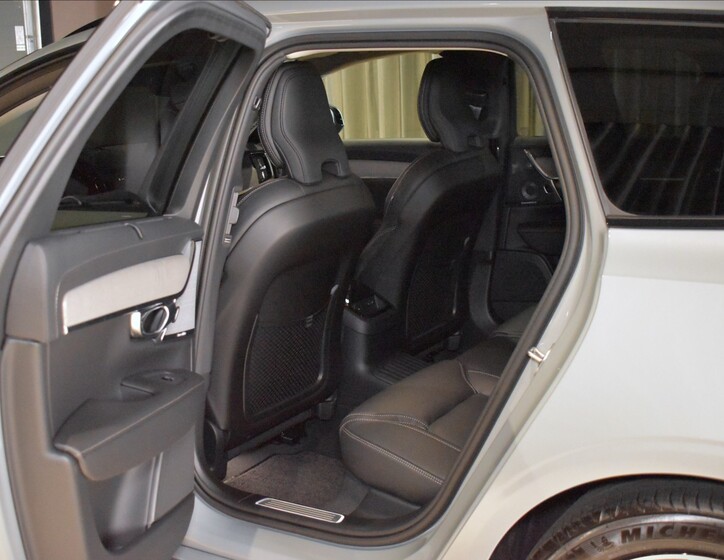 Volvo V90 23