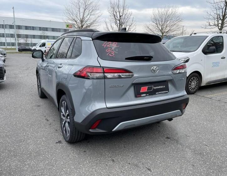 Toyota Corolla Cross 10