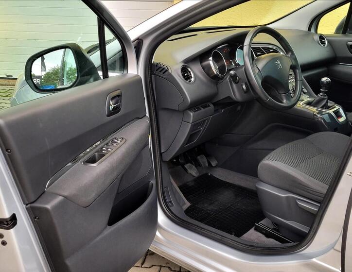 Peugeot 5008 26