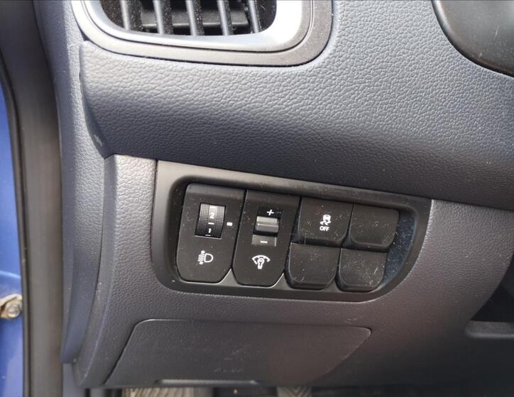 KIA Rio 15
