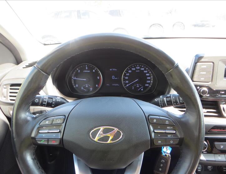 Hyundai i30 18