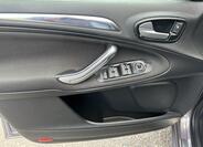 Ford Galaxy 28