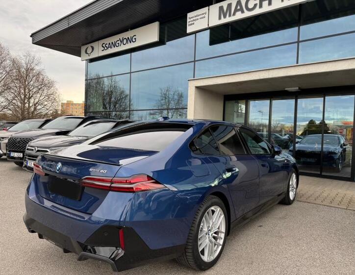 BMW i5 8