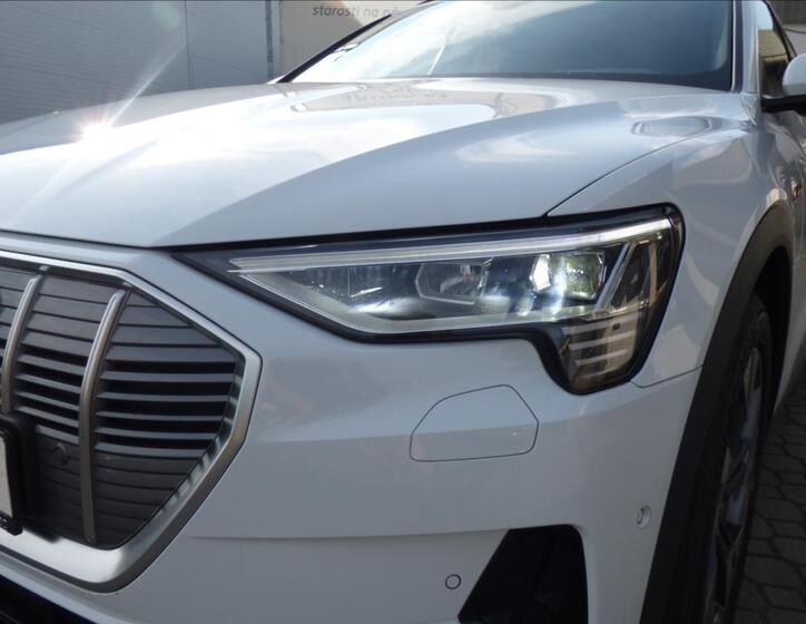 Audi e-tron 63