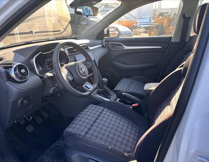 MG ZS 6