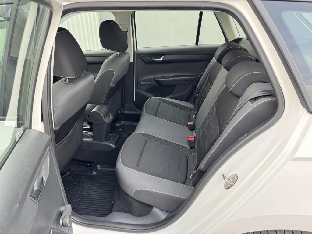 Škoda Fabia 19