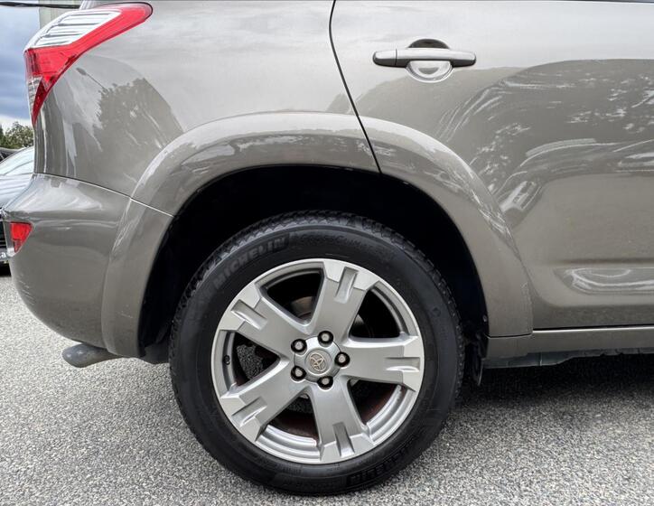 Toyota RAV4 22