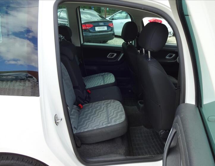 Škoda Roomster 26