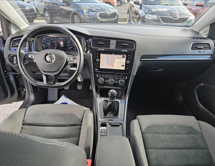 Volkswagen Golf 28