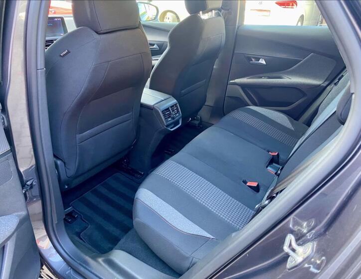 Peugeot 3008 13