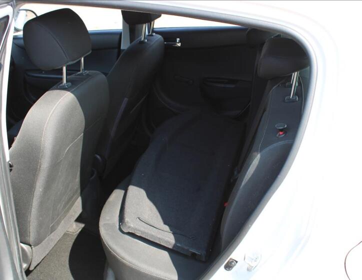 Hyundai i20 11