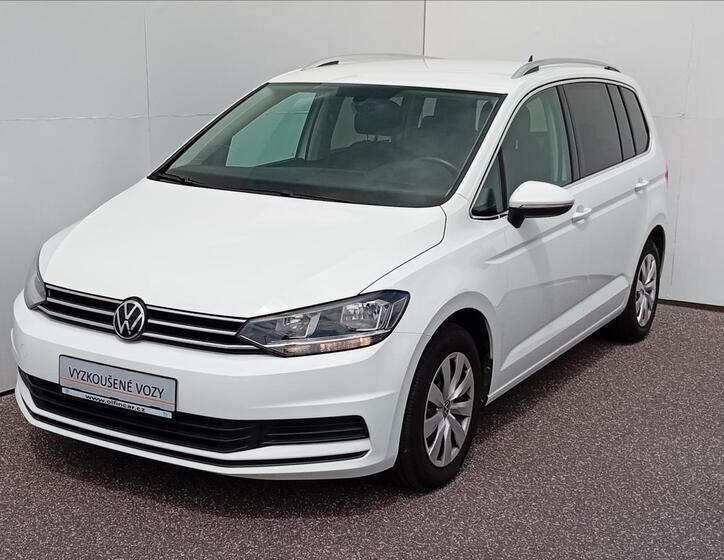 Volkswagen Touran 1