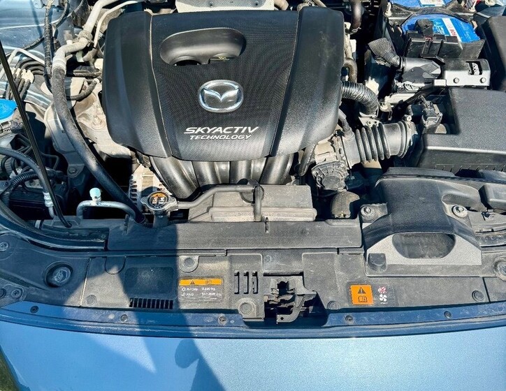 Mazda 3 4