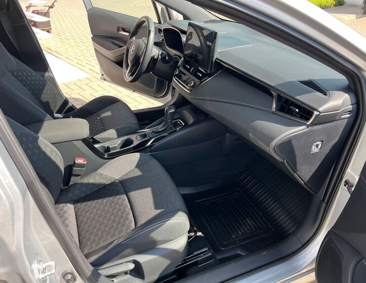 Toyota Corolla 16