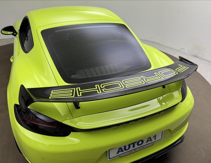Porsche Cayman 52