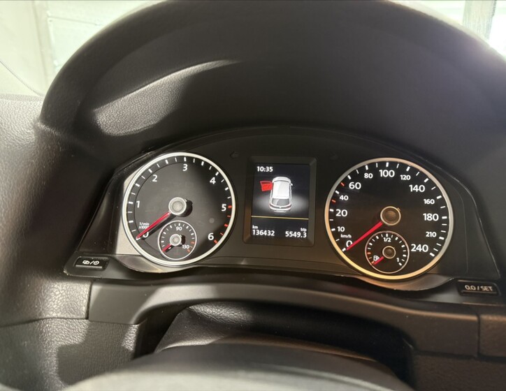 Volkswagen Tiguan 9