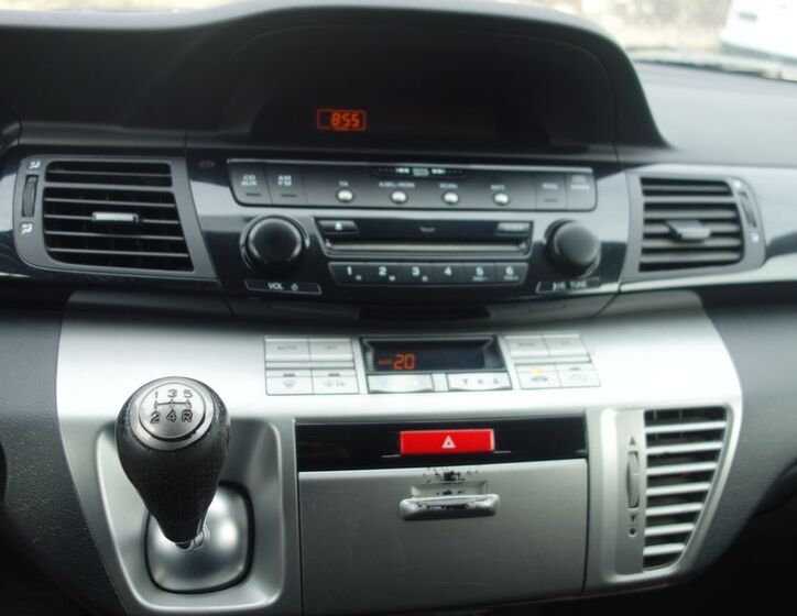 Honda FR-V 27