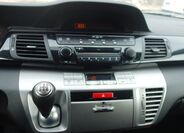 Honda FR-V 27