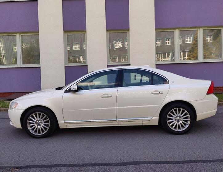 Volvo S80 2