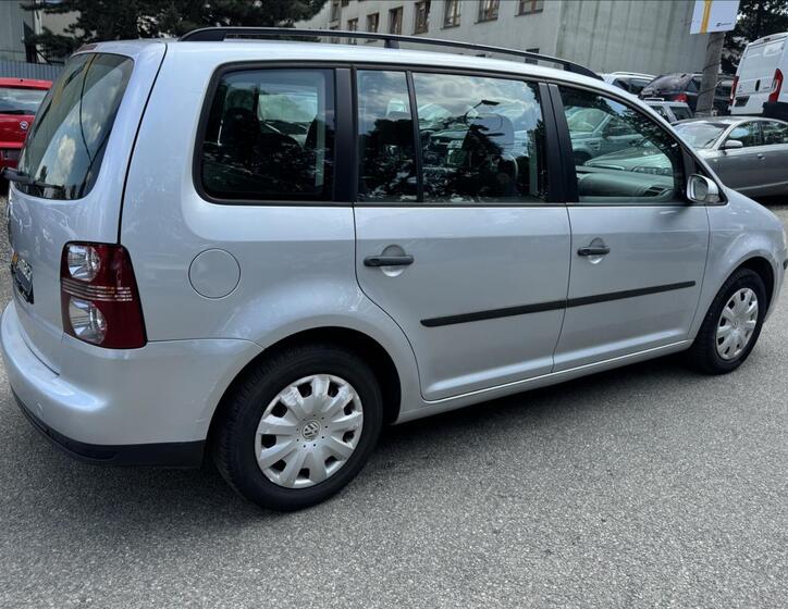 Volkswagen Touran 12