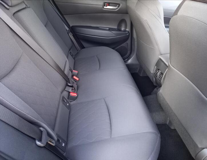Toyota Corolla Cross 9