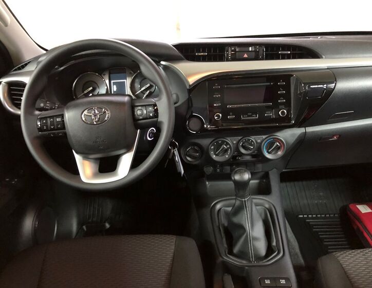 Toyota Hilux 14
