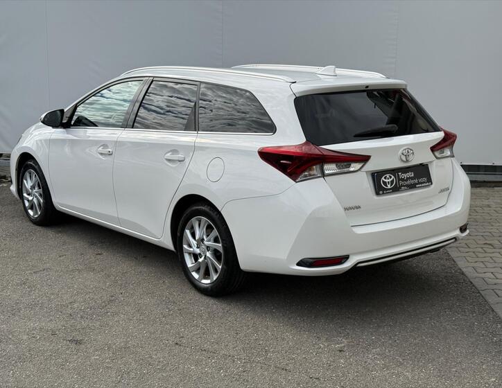 Toyota Auris 4