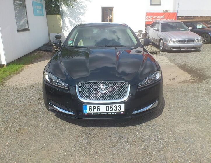Jaguar XF 3