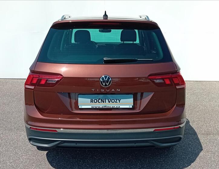 Volkswagen Tiguan 8