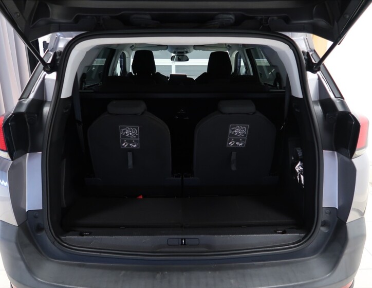 Peugeot 5008 9