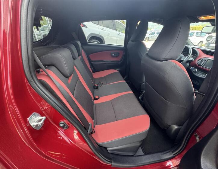 Toyota Yaris 13