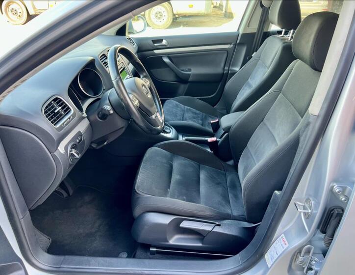 Volkswagen Golf 11