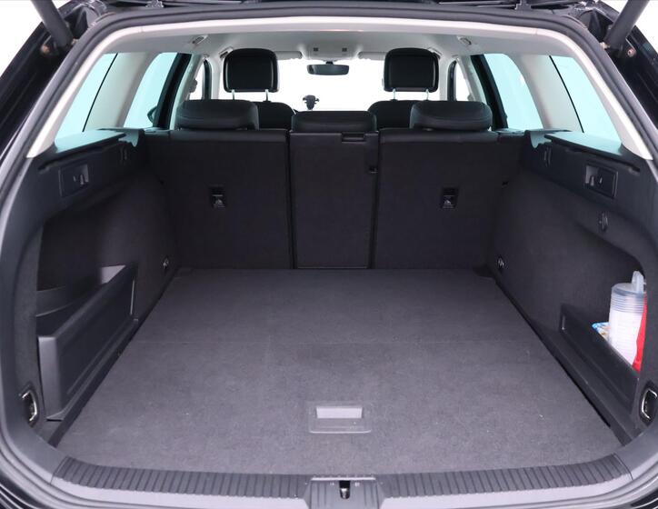 Volkswagen Passat 10