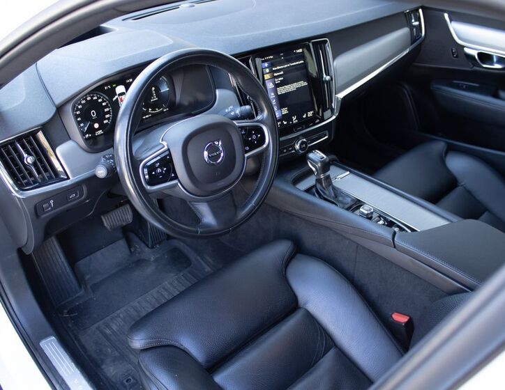 Volvo V90 10