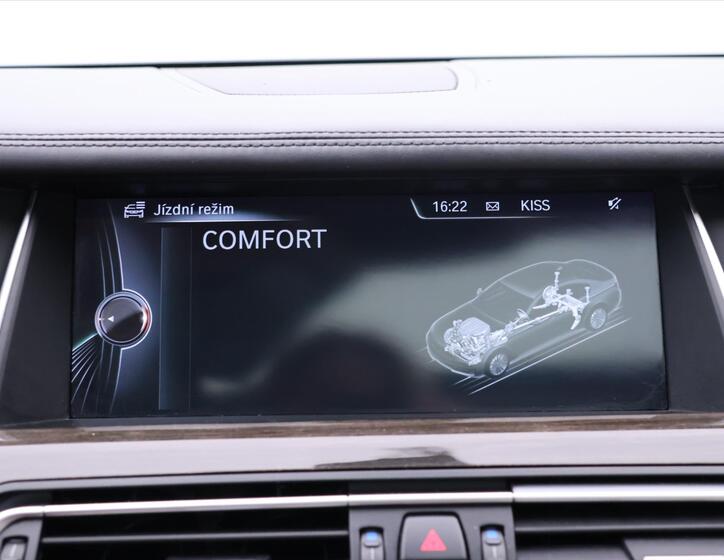 BMW Řada 7 27