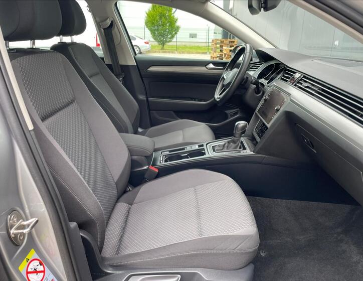 Volkswagen Passat 10