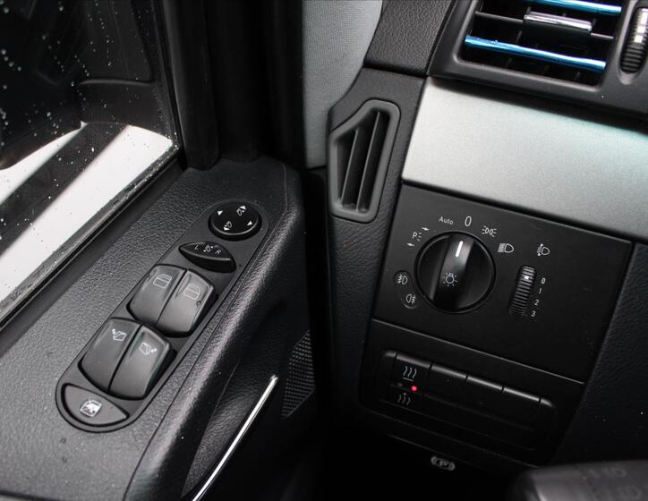 Mercedes-Benz Viano 21