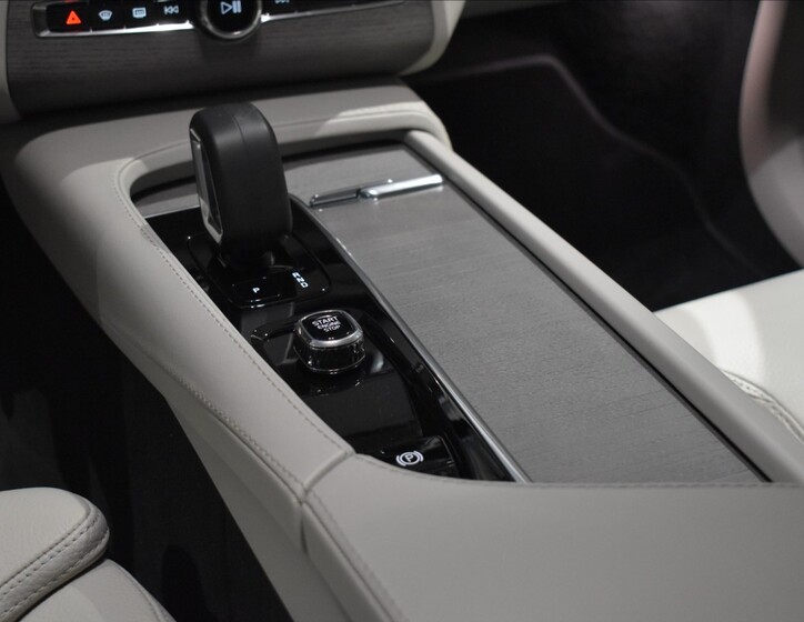Volvo XC90 16
