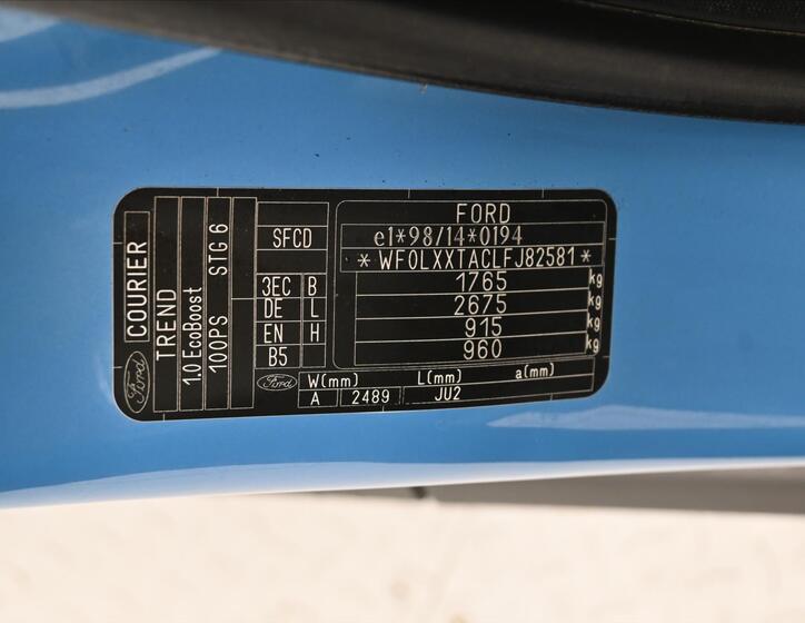 Ford Tourneo Courier 12