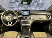 Mercedes-Benz GLA 10