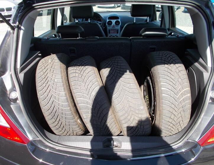 Opel Corsa 11