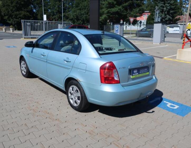 Hyundai Accent 5