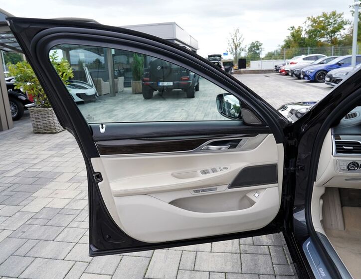 BMW Řada 7 14