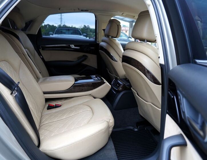 Audi A8 29