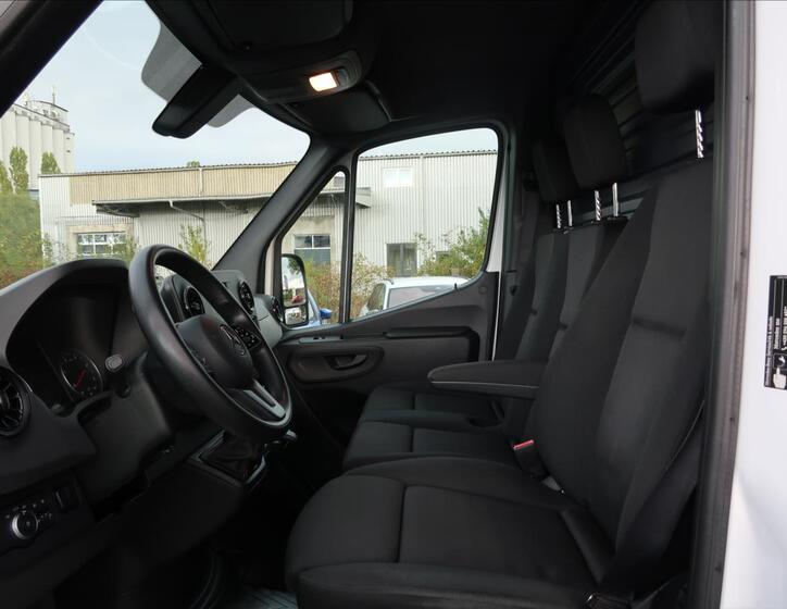 Mercedes-Benz Sprinter 12