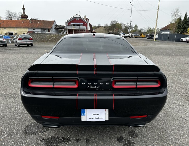 Dodge Challenger 4