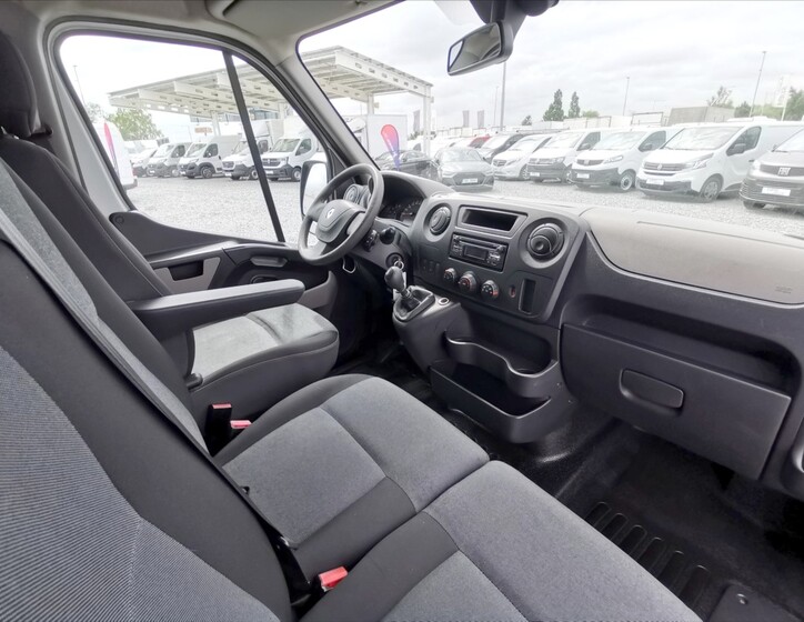 Renault Master 8