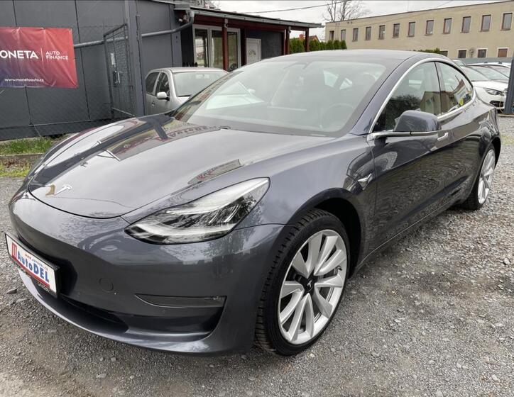 Tesla Model 3 1